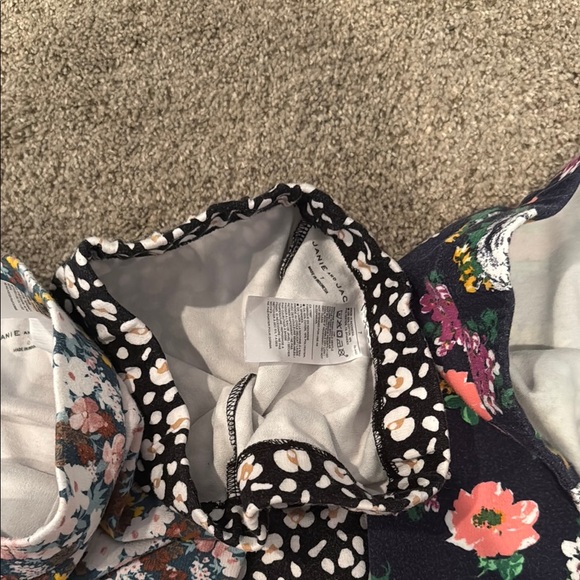 Floral and Patterned Leggings Set, very nice pointe pants. - Picture 3 of 9